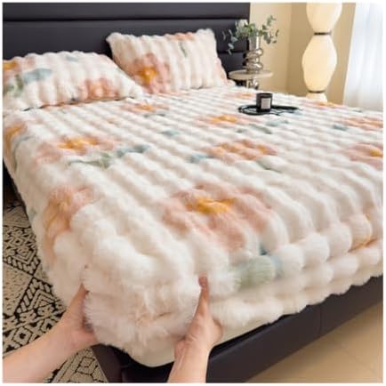 Milk Velvet Fitted Sheet with Faux Rabbit Fur Design