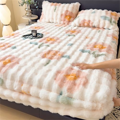 Milk Velvet Fitted Sheet with Faux Rabbit Fur Design